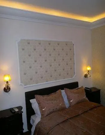 Mirto لِتوخورو