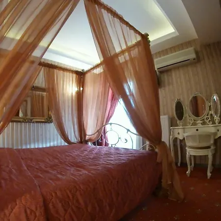 Mirto فندق لِتوخورو